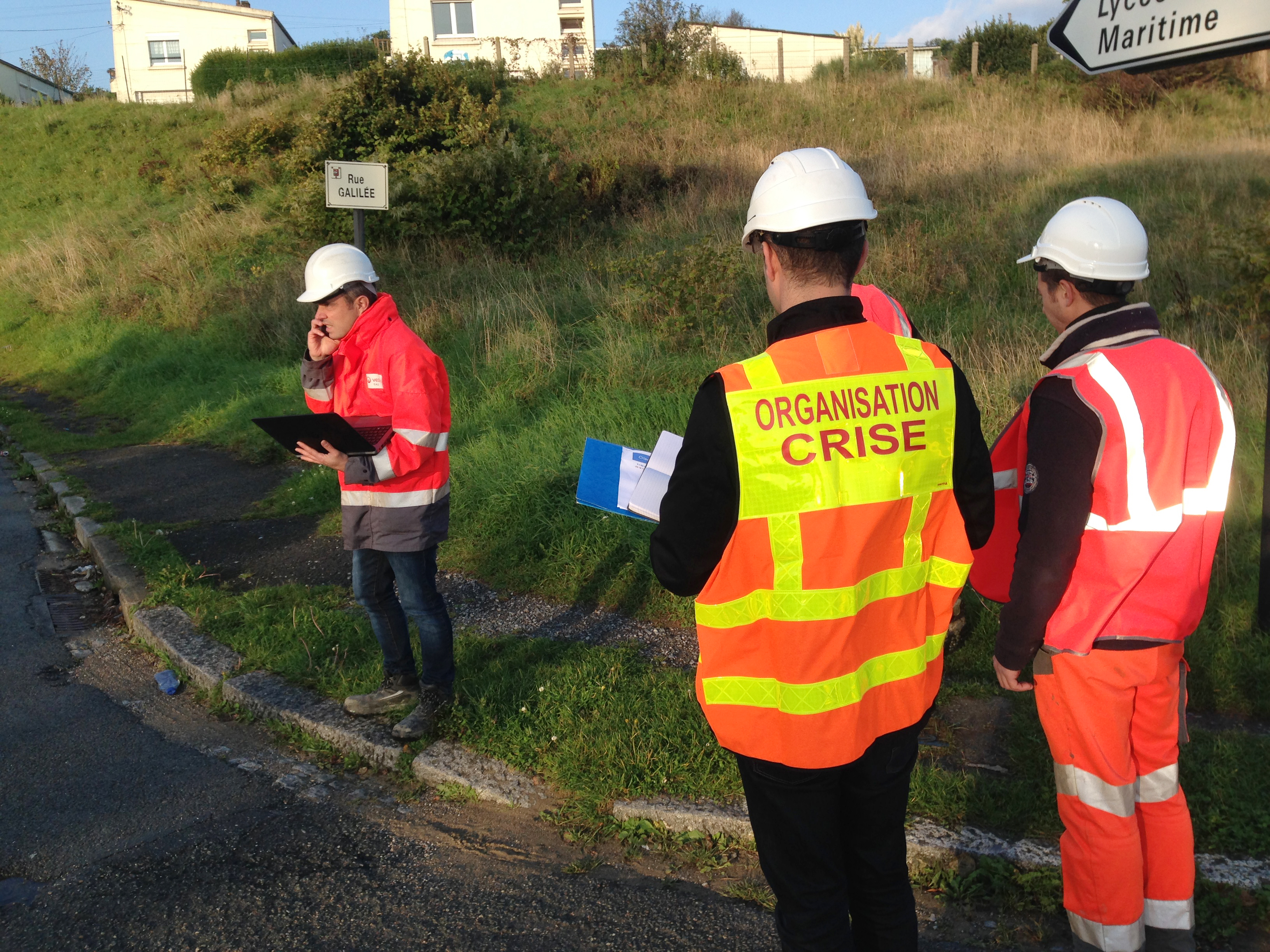 Environmental Emergency & Security Services (ES)² Group SA - Contact